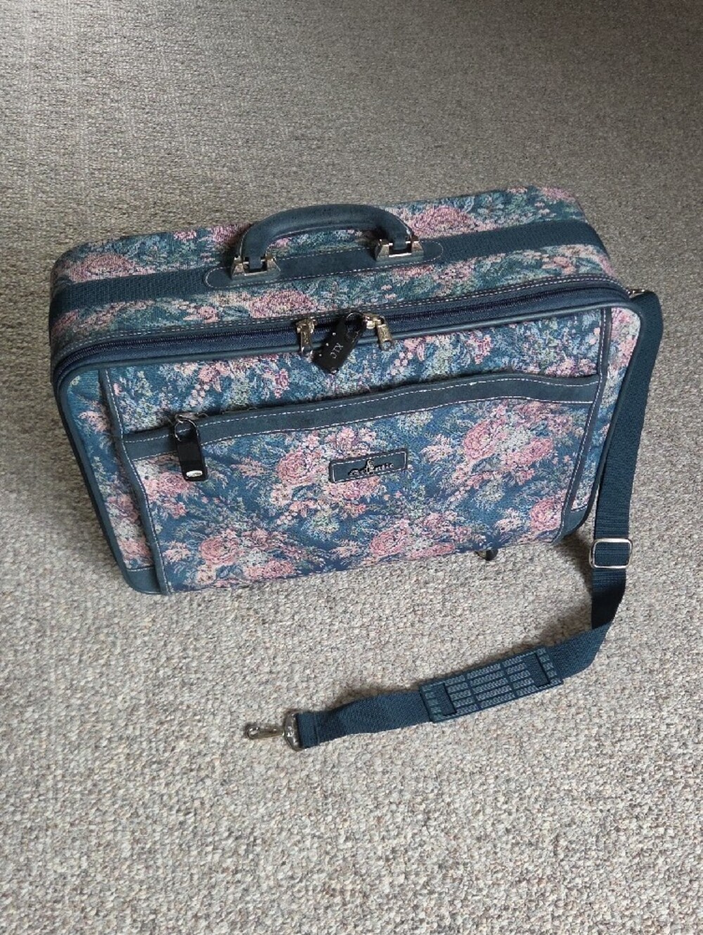 Atlantic Floral 4 Wheels Carry-On Travel Luggage Bag in Green & Pink.